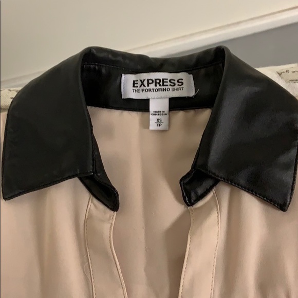 XS Express blouse with faux leather collar. - Picture 4 of 6